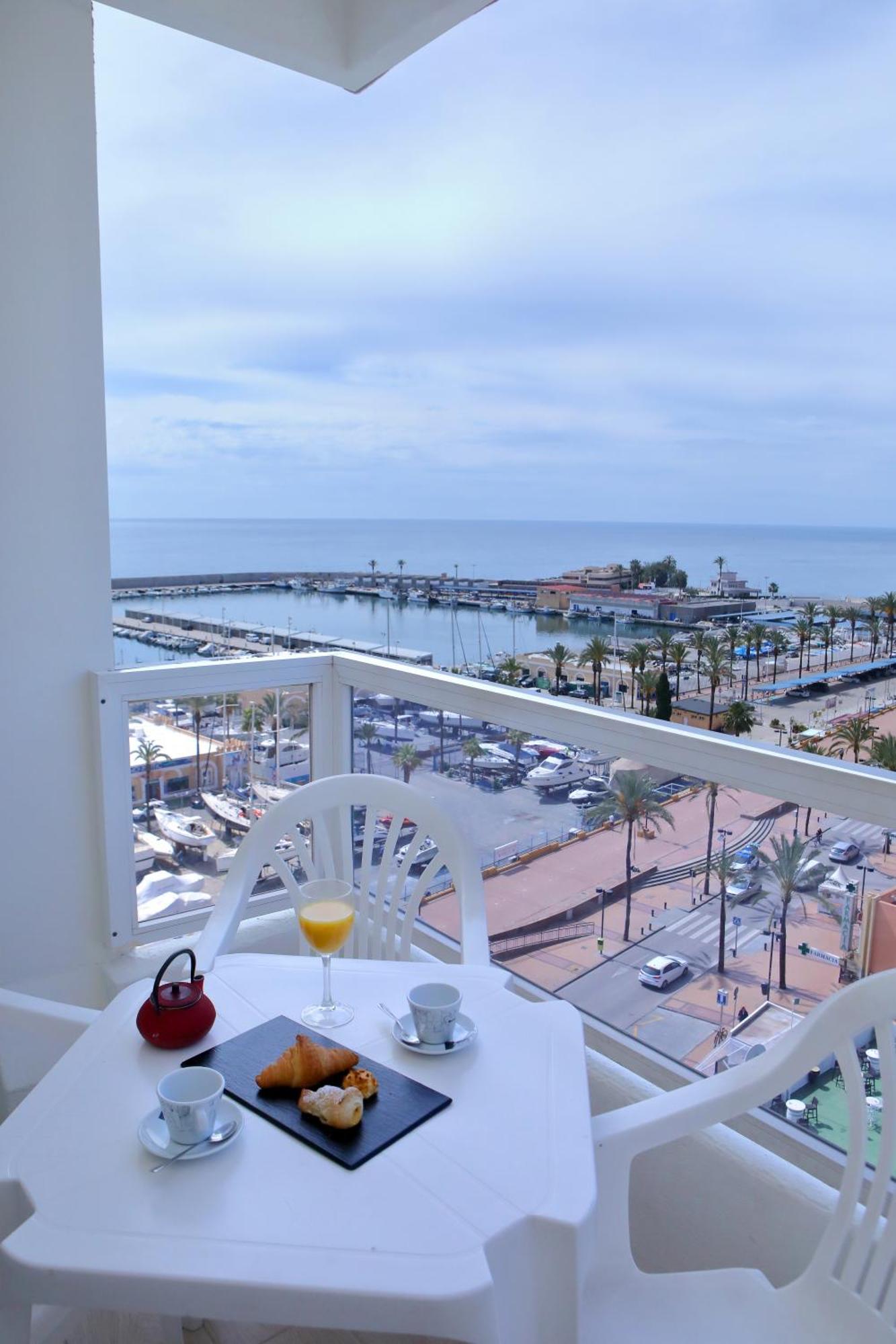Hotel Apartamentos Pyr Fuengirola Exterior photo