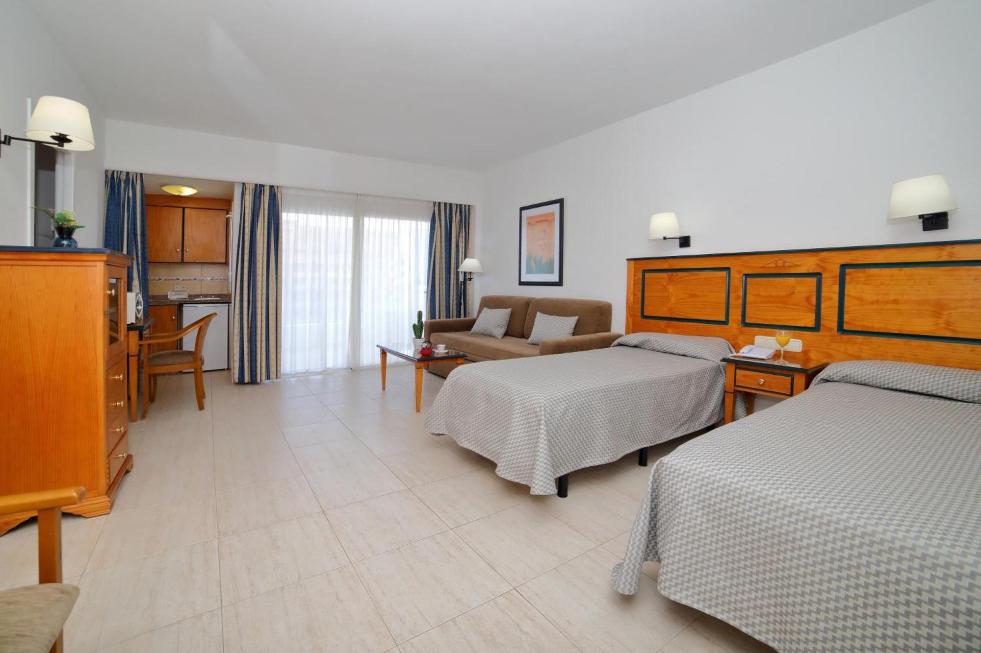 Hotel Apartamentos Pyr Fuengirola Exterior photo