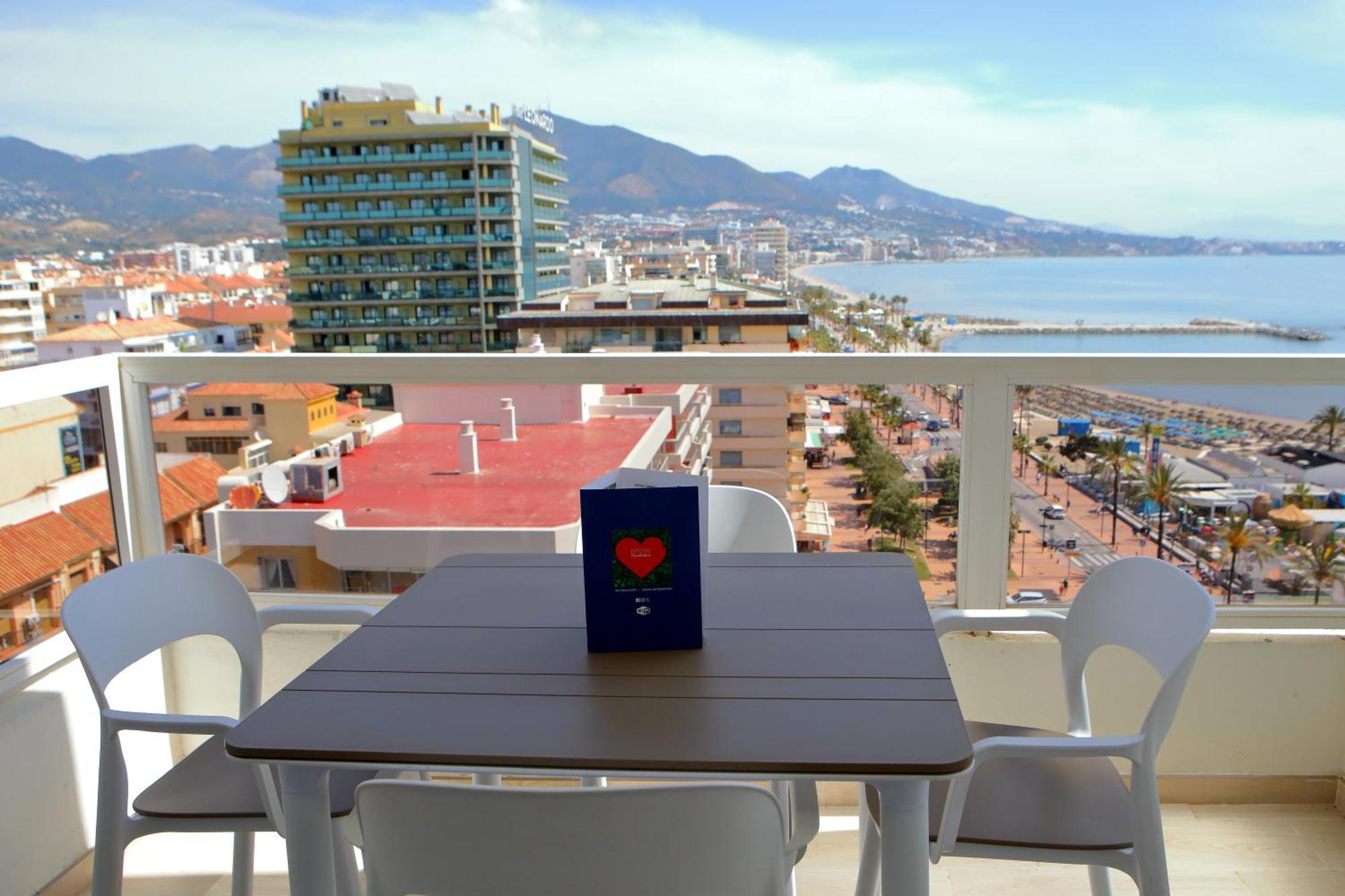 Hotel Apartamentos Pyr Fuengirola Exterior photo